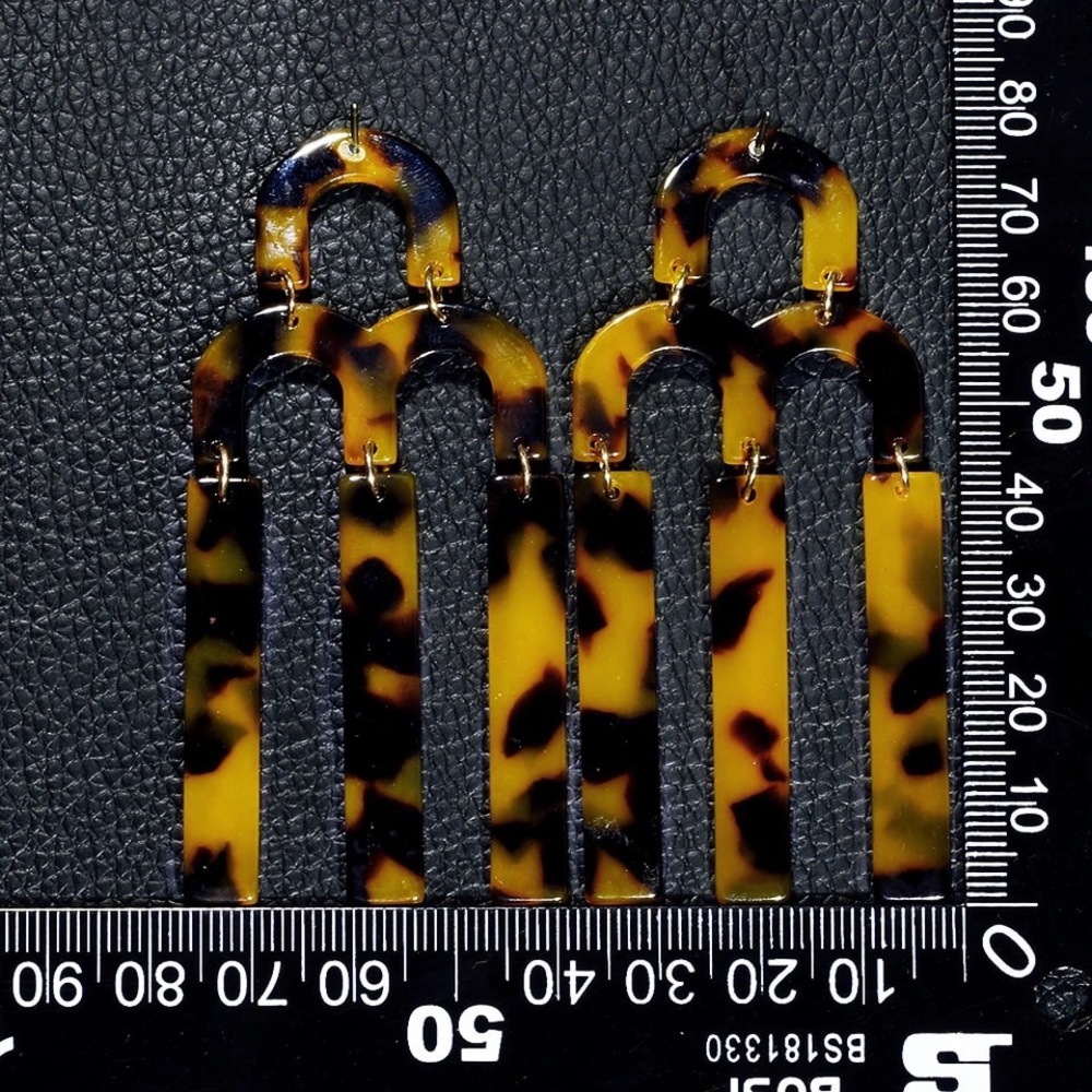 ‘Diane’ Exaggerated statement earrings - Picture 6 of 6